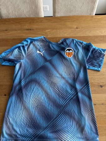 T shirt football