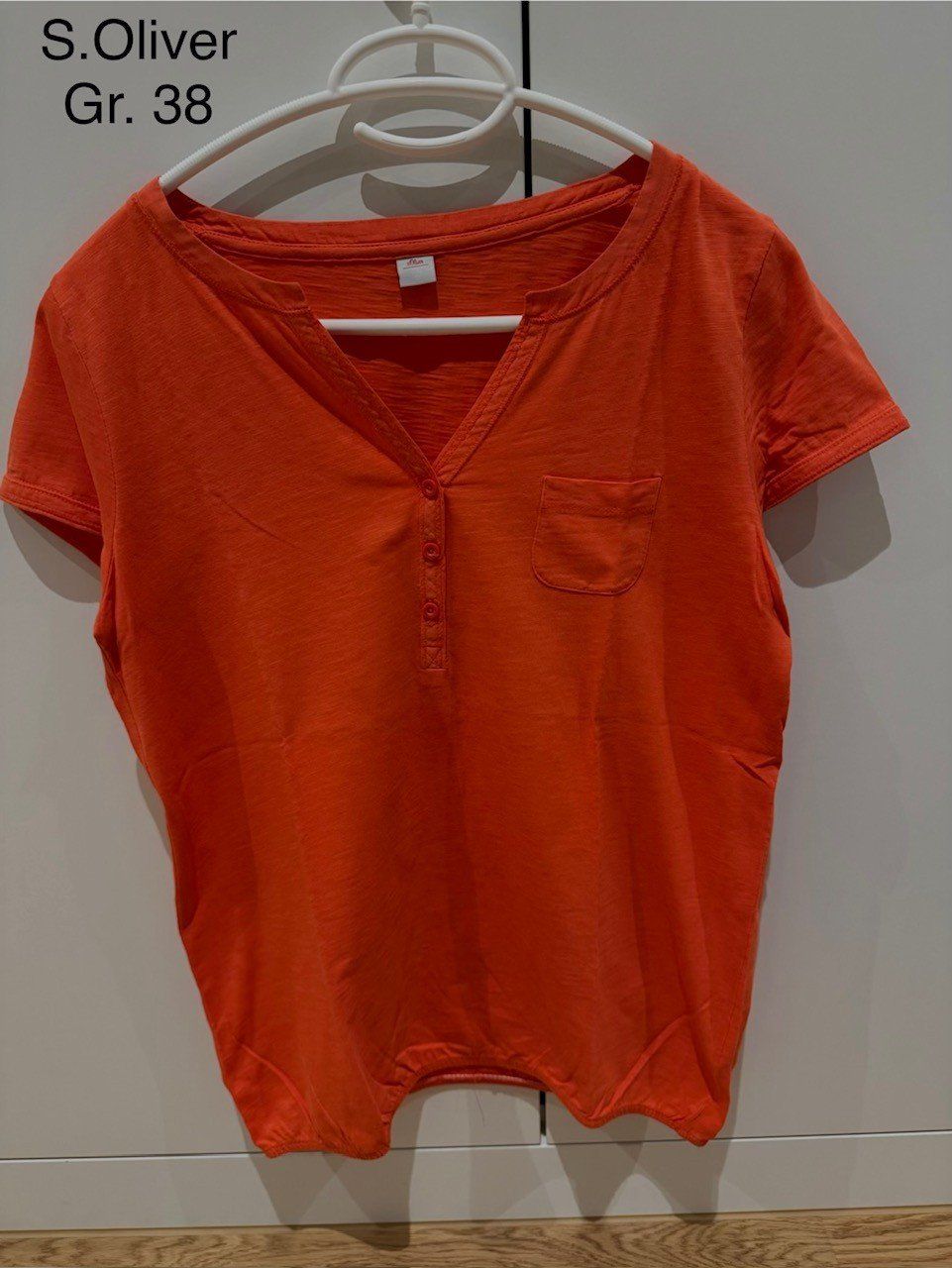 S.Oliver T-shirt: oranges Tshirt mit Knopflleiste S.Oliver Gr. 38 – Nuovo (secondo la descrizione) da Kleindöttingen venduto da CorinaCoco