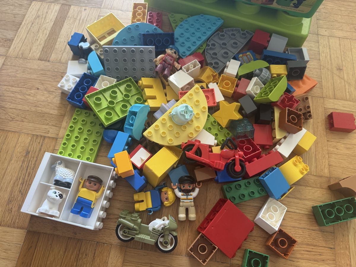Lego Spielzeuge: Duplo Sammlung mit Box – Gebraucht aus Biel/Bienne von isa_sts8 2