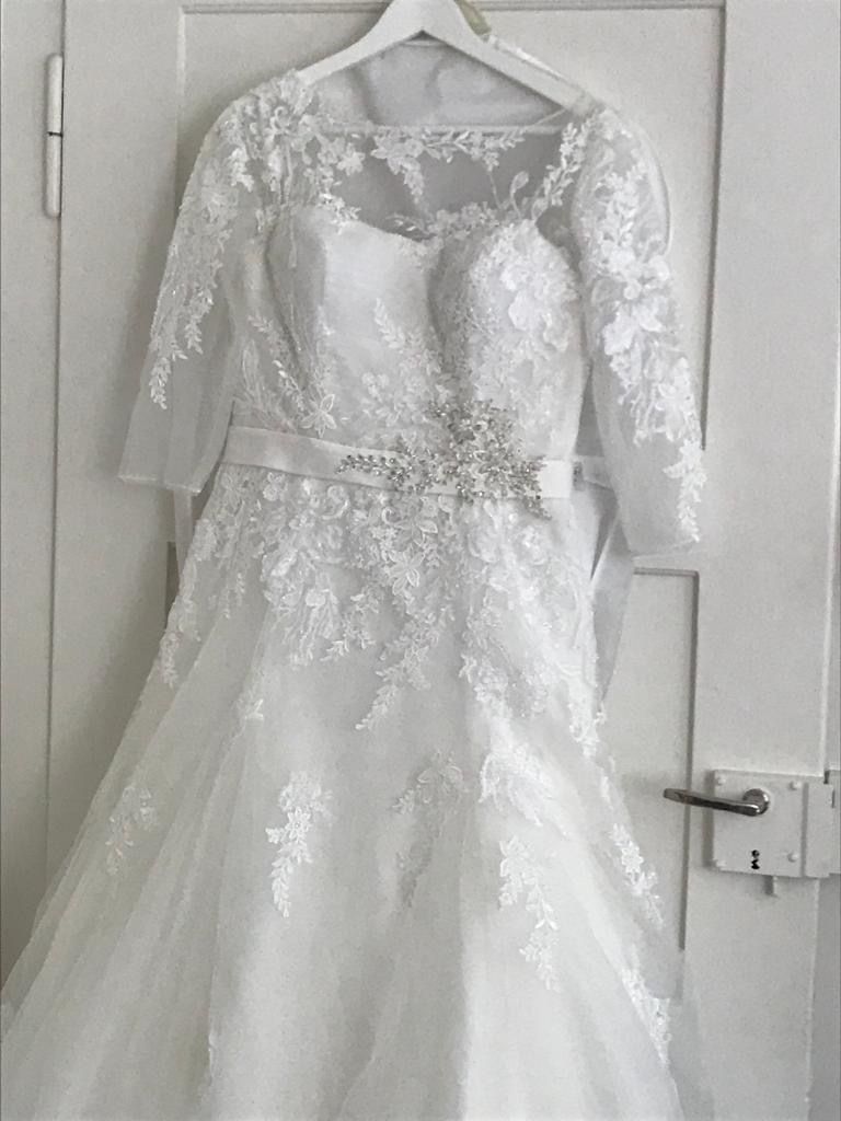 Kleider: Brautkleid Grösse 38 von Divina Sposa – Gebraucht aus Dübendorf von lsp_s8v9 3