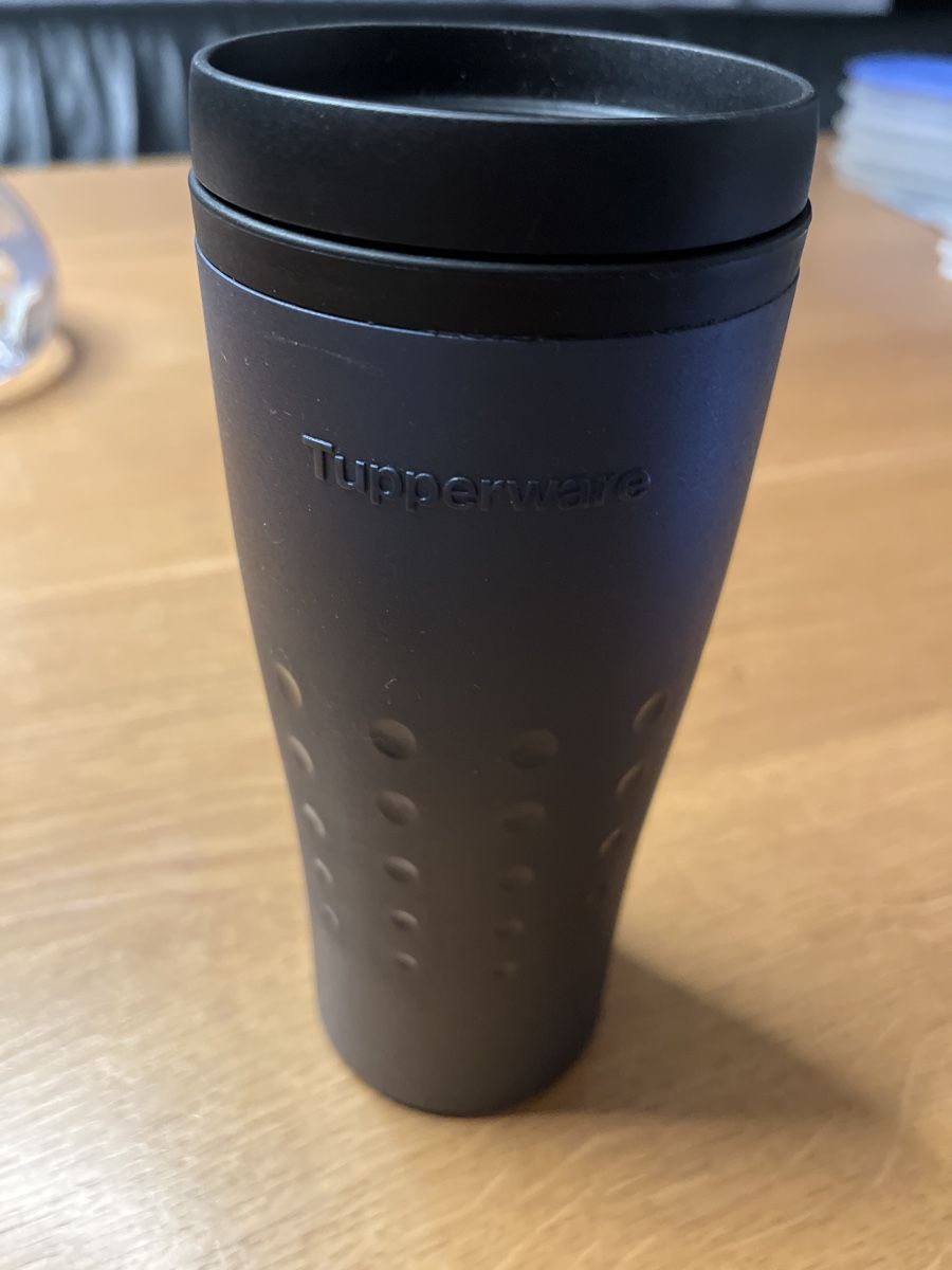 Tupperware Gourdes & Thermos: Tupperware Thermobecher NEU – Neuf (Voir description) à Diepoldsau par Sonne14