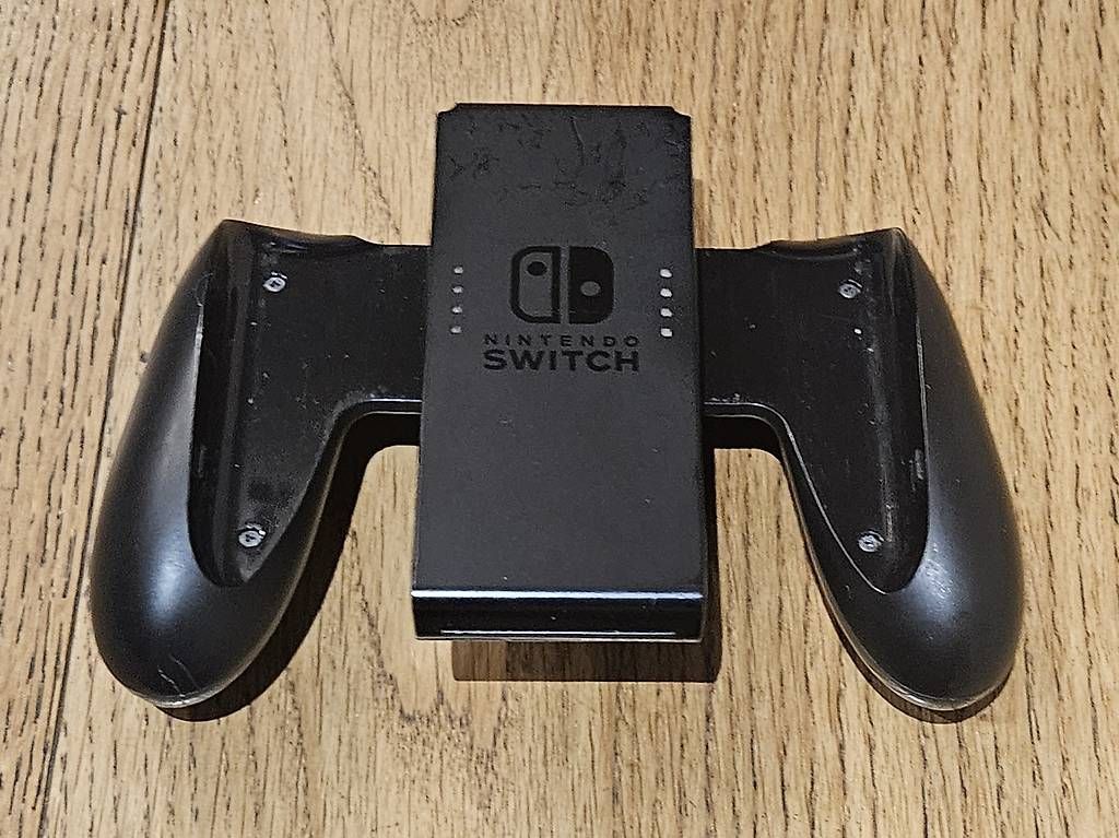 Nintendo Consoles: Nintendo Switch – D'occasion à Henggart par Froschprinzessin 1