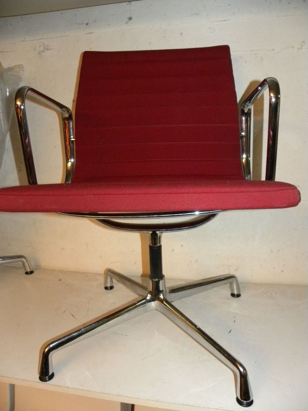 Vitra Sedie: VITRA EAMES EA 108 ALUGROUP – Nuovo (secondo la descrizione) da Küsnacht ZH venduto da walterzingo 1