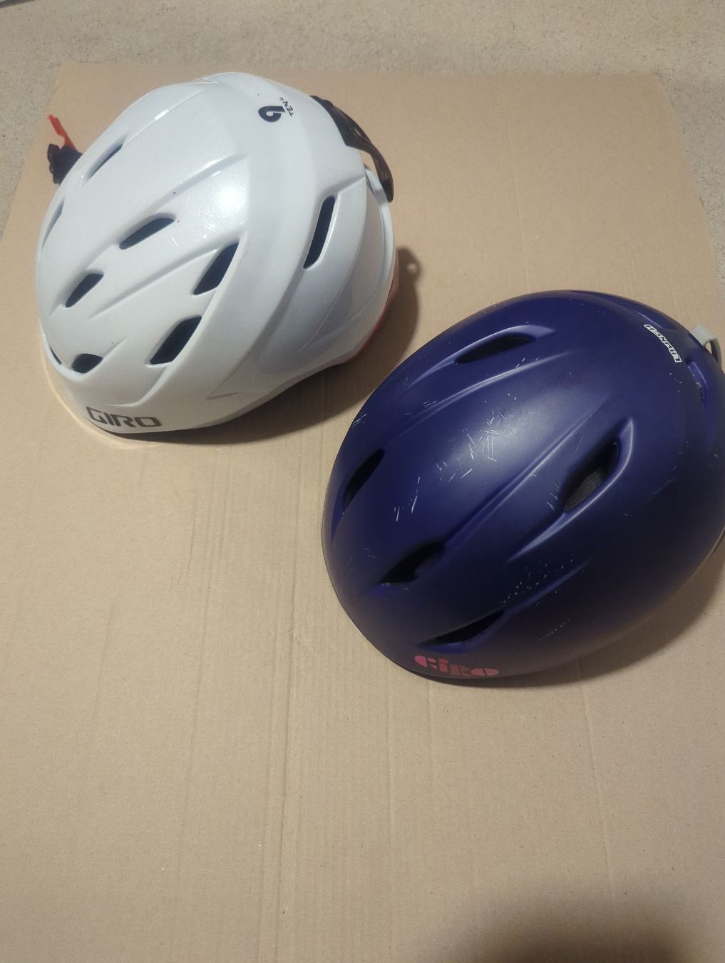 Giro Casques: 2x Giro Kinder Helm, Grösse S – D'occasion à Wauwil par MEC-NET