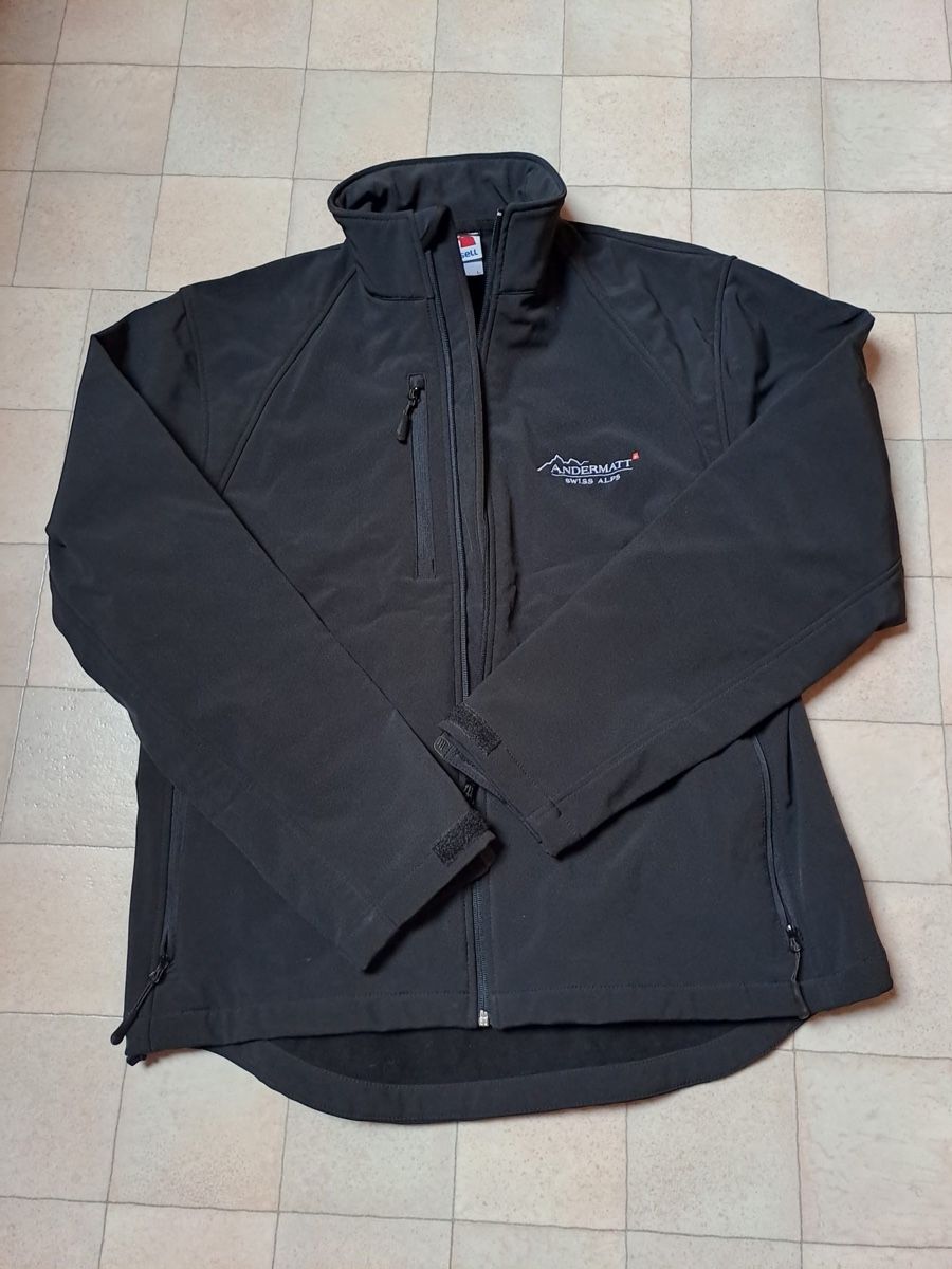 Giacche: Schwarze Andermatt Softshell Jacke, Top Zustand, Grösse L – Usato da Bottenwil venduto da Guguseli014 1