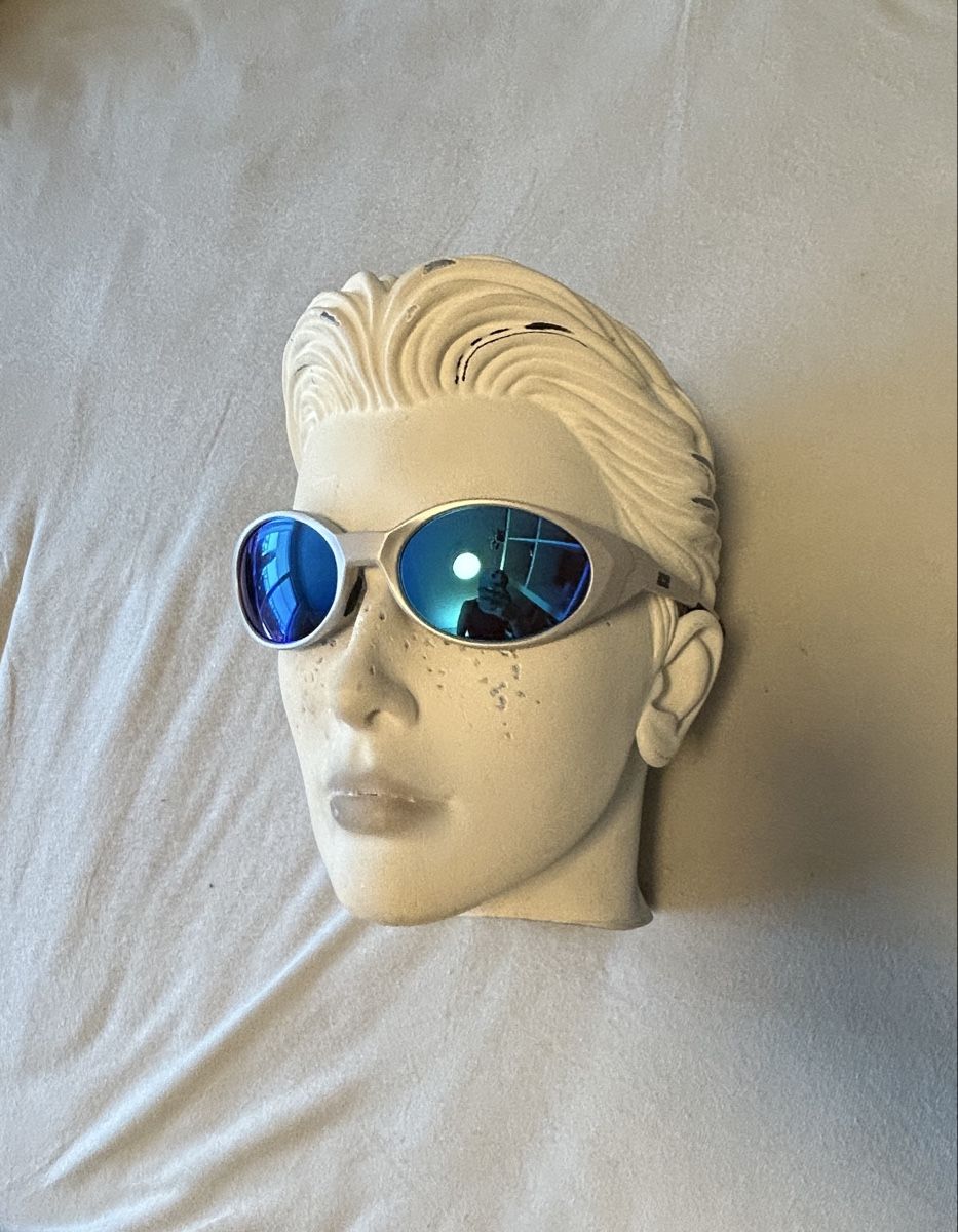Lunettes & Verres: Sonnenbrille silber blau – Neuf (Voir description) à Oberkirch LU par mat_m5cj 2