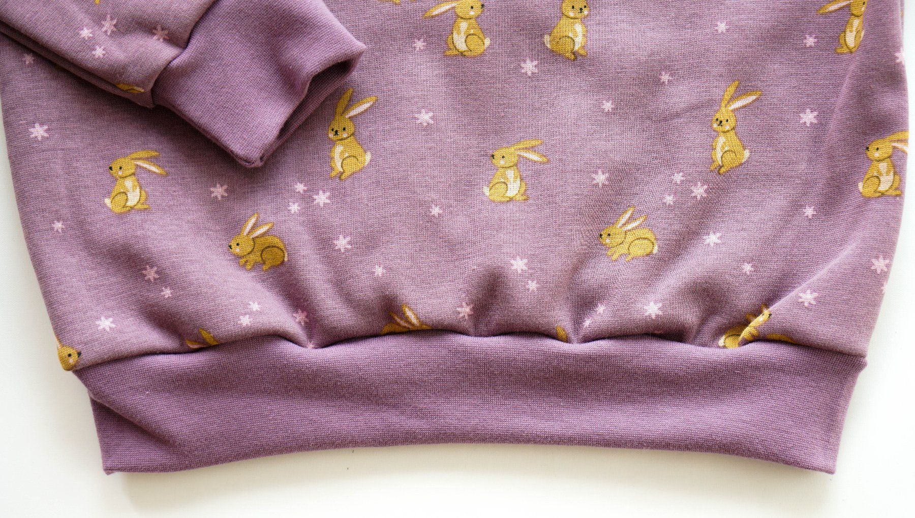 Pullover & Sweatshirts: Violet Sweatshirt/Pullover mit Hasen Gr.98/104 - NEU – Neu und originalverpackt aus Zürich von sambaum 6