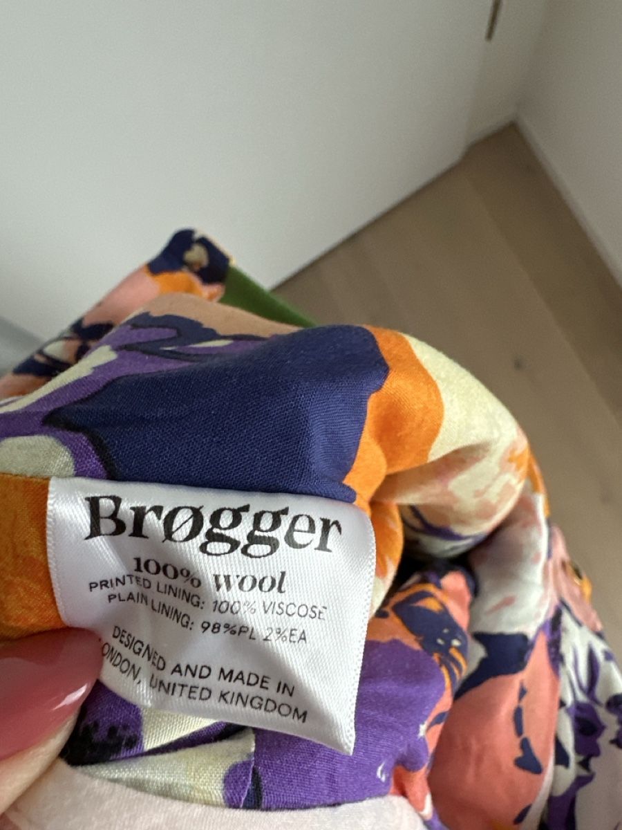 Pantaloni: Hose Brogger Patchwork 100% Wolle Grösse SX neuwertig – Usato da Othmarsingen venduto da Darija7 6