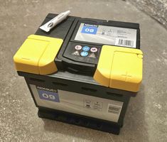 Neue Autobatterie 52 ah 12 v