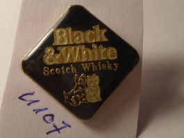 1 Black & White Whisky Pin (U107)