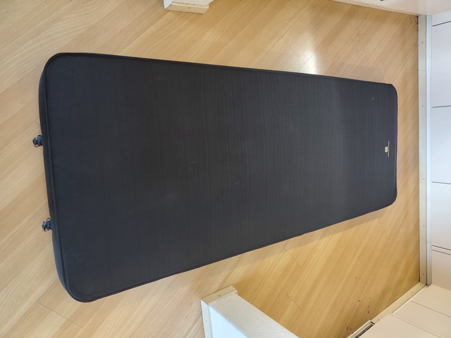 Matelas: 2 Trevolution Liegematten, schwarz, inkl. Sack – D'occasion à Wädenswil par Mallory22 1