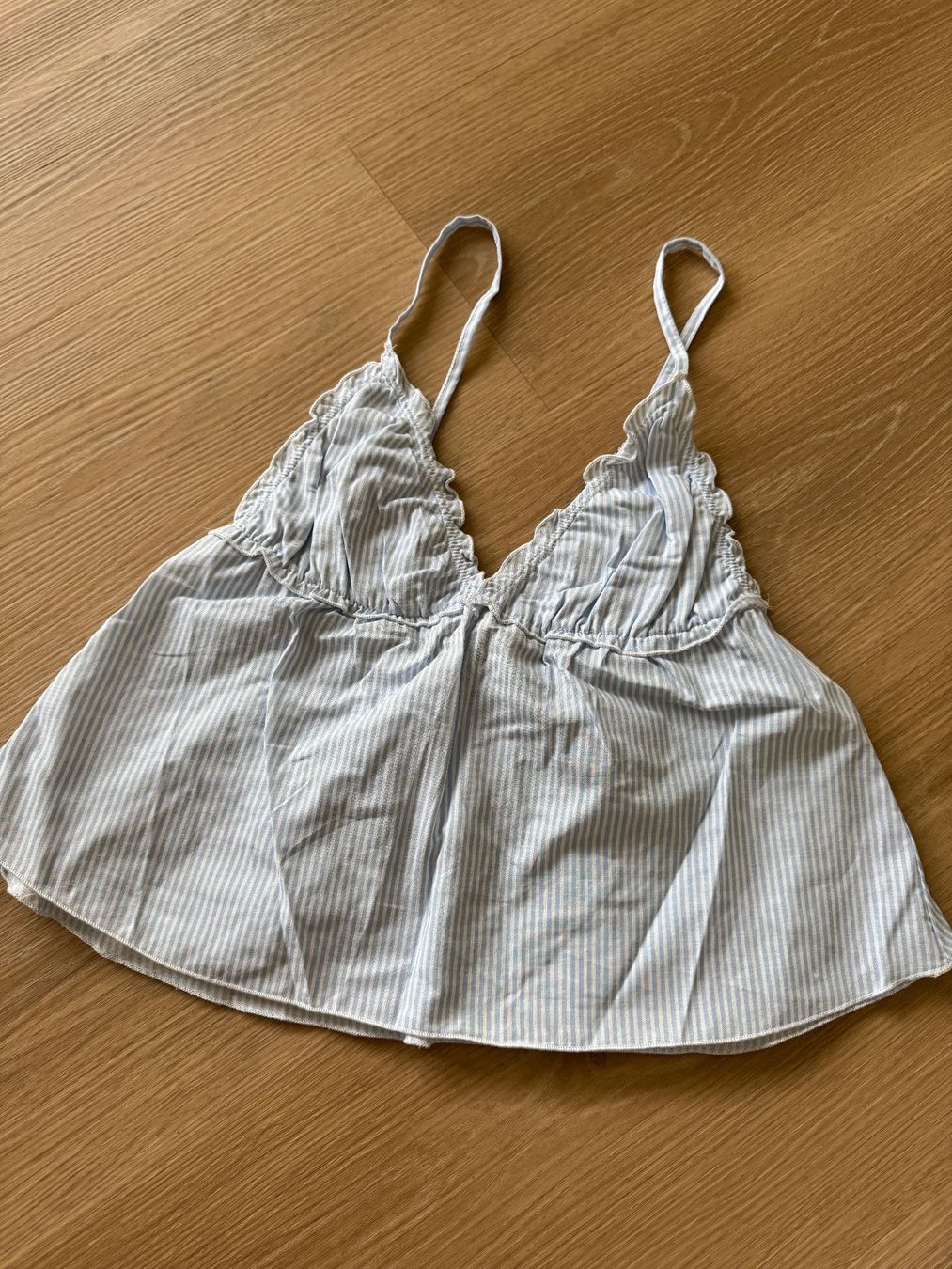 Lotti di vestiti: Subdued Set – Nuovo (secondo la descrizione) da Zürich venduto da catemiranda 1