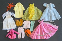 Lot de vêtements Barbie années 60 - 70