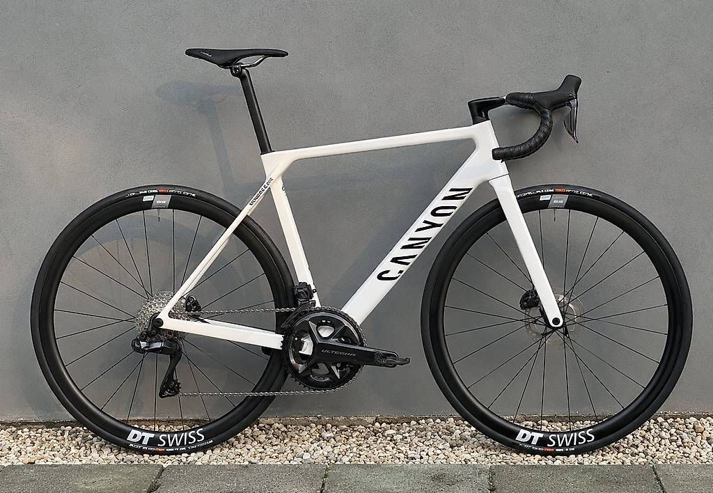 Canyon Velos: Canyon Ultimate CF SLX 8 Di2 – Gebraucht aus Biel/Bienne von KeeneB 1