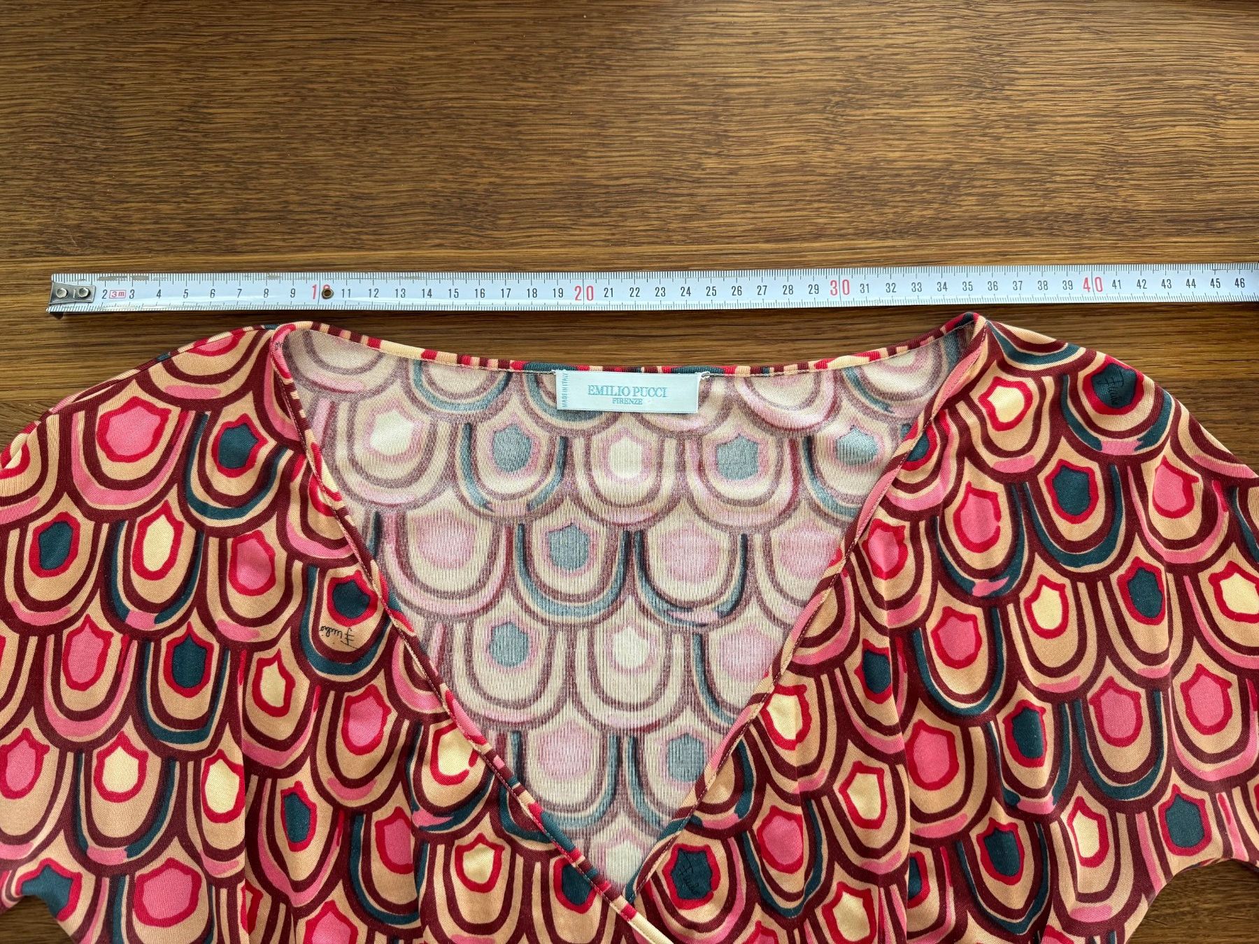 Emilio Pucci Blusen: EMILIO PUCCI ikonisches Top mit Wickeloptik 36/38 – Gebraucht aus Rudolfstetten von Bar_wk82 2