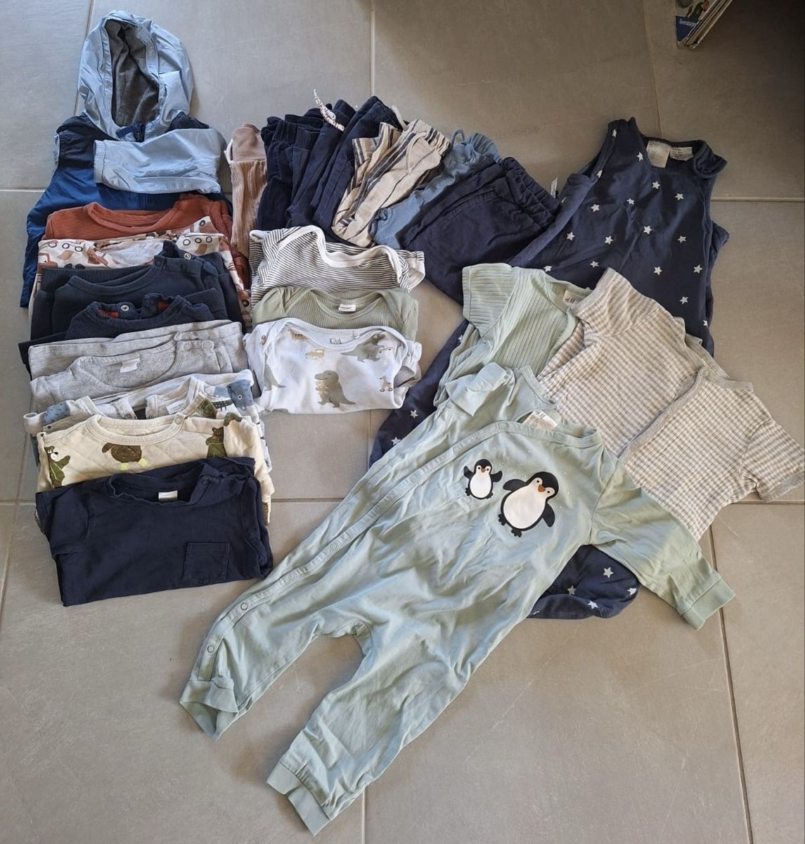 Lotti & Set di vestiti: Kleiderpaket Gr. 80, Babykleidung – Usato da Pfäffikon ZH venduto da Salibandy 1