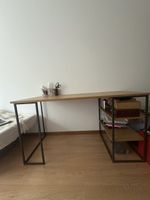 Schreibtisch