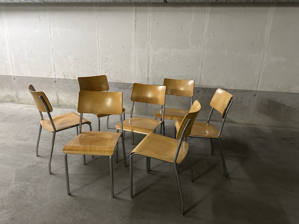 Sedie: 14xStapelstühle aus Holz und Metall – Usato da Niederurnen venduto da KEVIN078 5