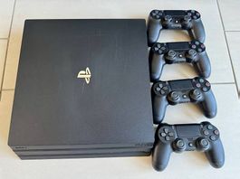 Playstation 4 Pro inkl. 4 Controller