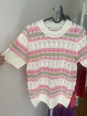 Kurzärmliger Strickpullover