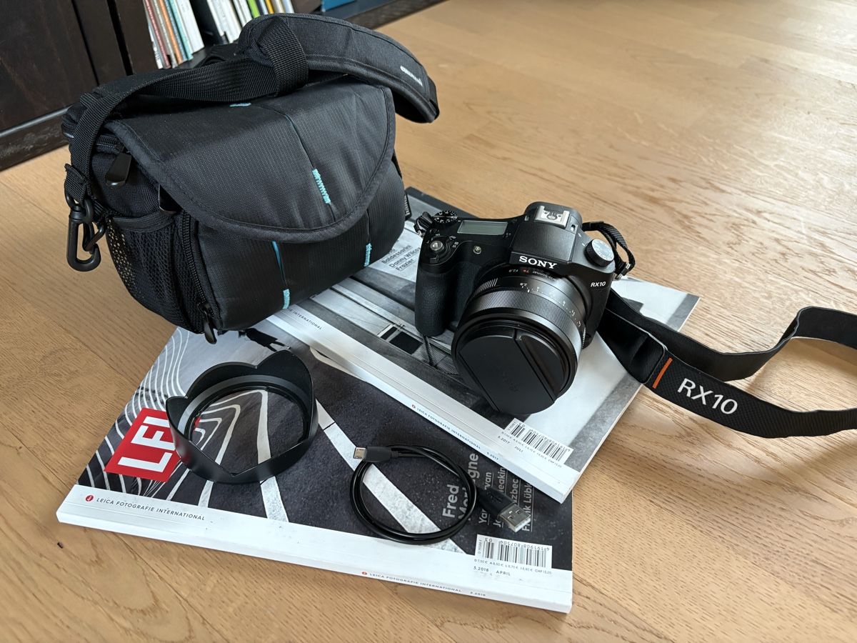 Sony Kamera: Sony RX10 mit Zubehör – Gebraucht aus Bubendorf von chris211