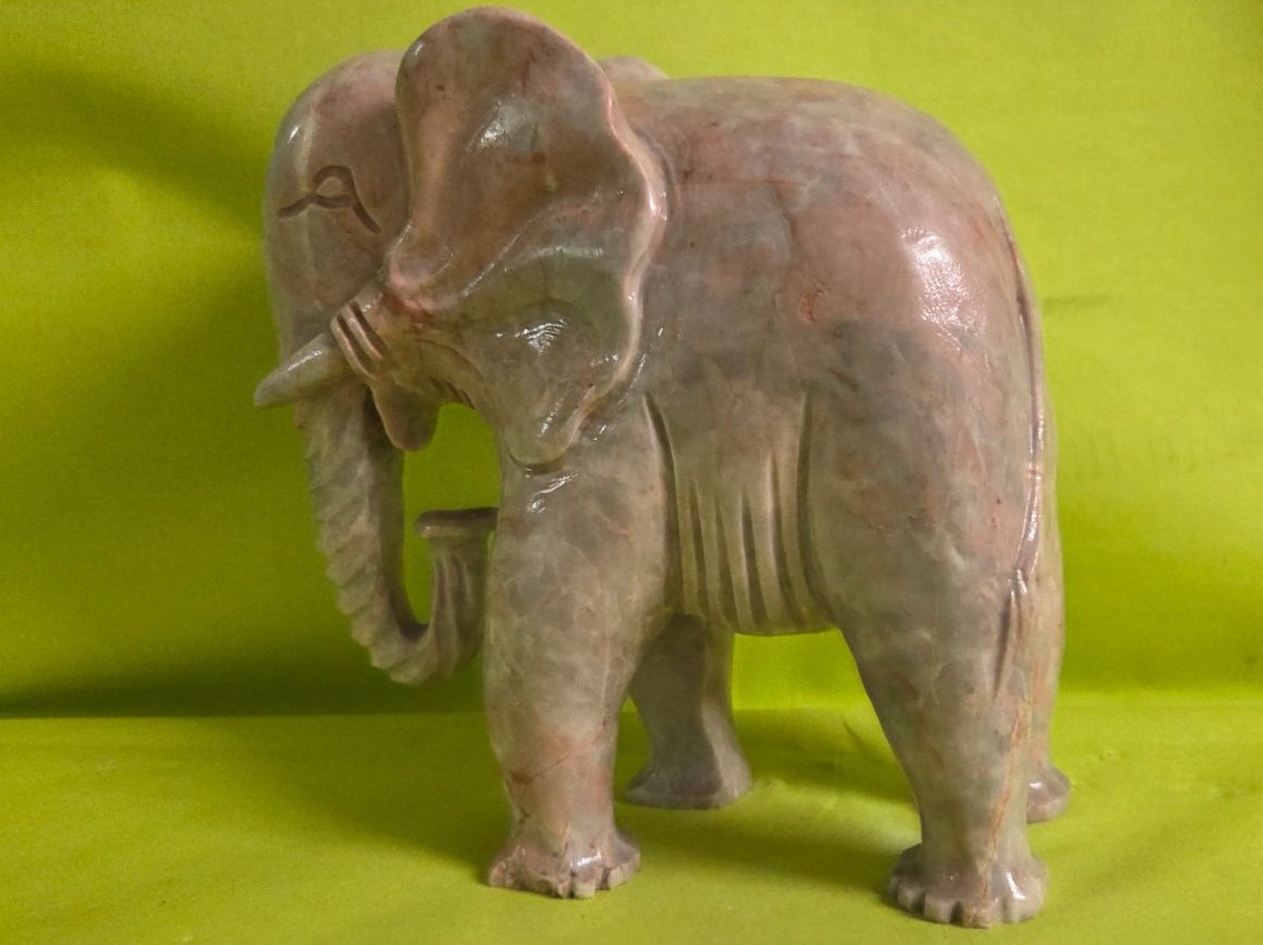 Sculture & Statue: Schöner Elefant aus Marmor 20cm – Nuovo (secondo la descrizione) da Roggliswil venduto da Mabelco 2