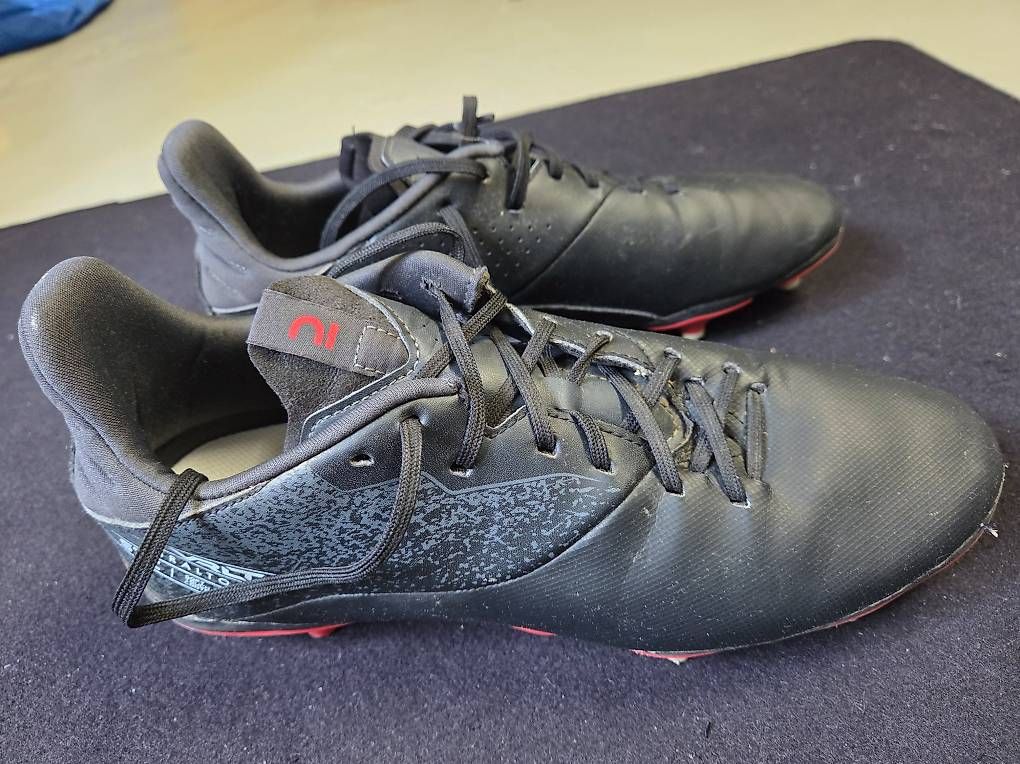 Scarpe da uomo: Fussball Schuhe – Usato da Mettmenstetten venduto da Sa.schmid