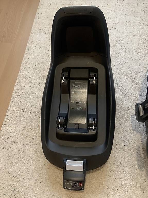Maxi-Cosi Seggiolini per auto: Maxi-Cosi Babysitz Auto + Station <12kg – Usato da Davos Dorf venduto da BenoitFichaux 2