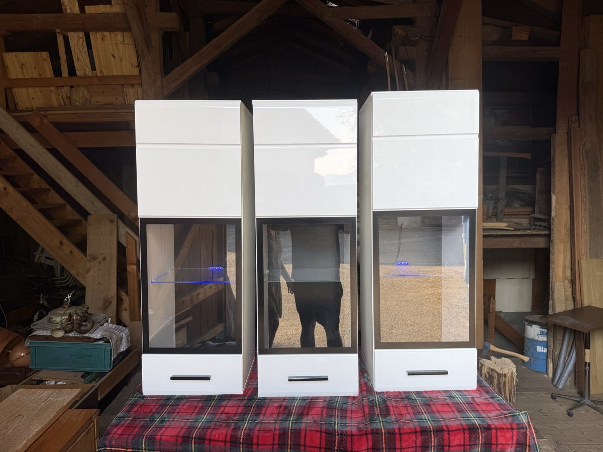 Tische: Table Prisma + 5 chaises + 3 meubles à suspendre – Gebraucht aus Marsens von mch_9wkl 2