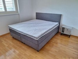 Neuwertiges Boxspringbett 180x200 inkl. Topper + Garantie