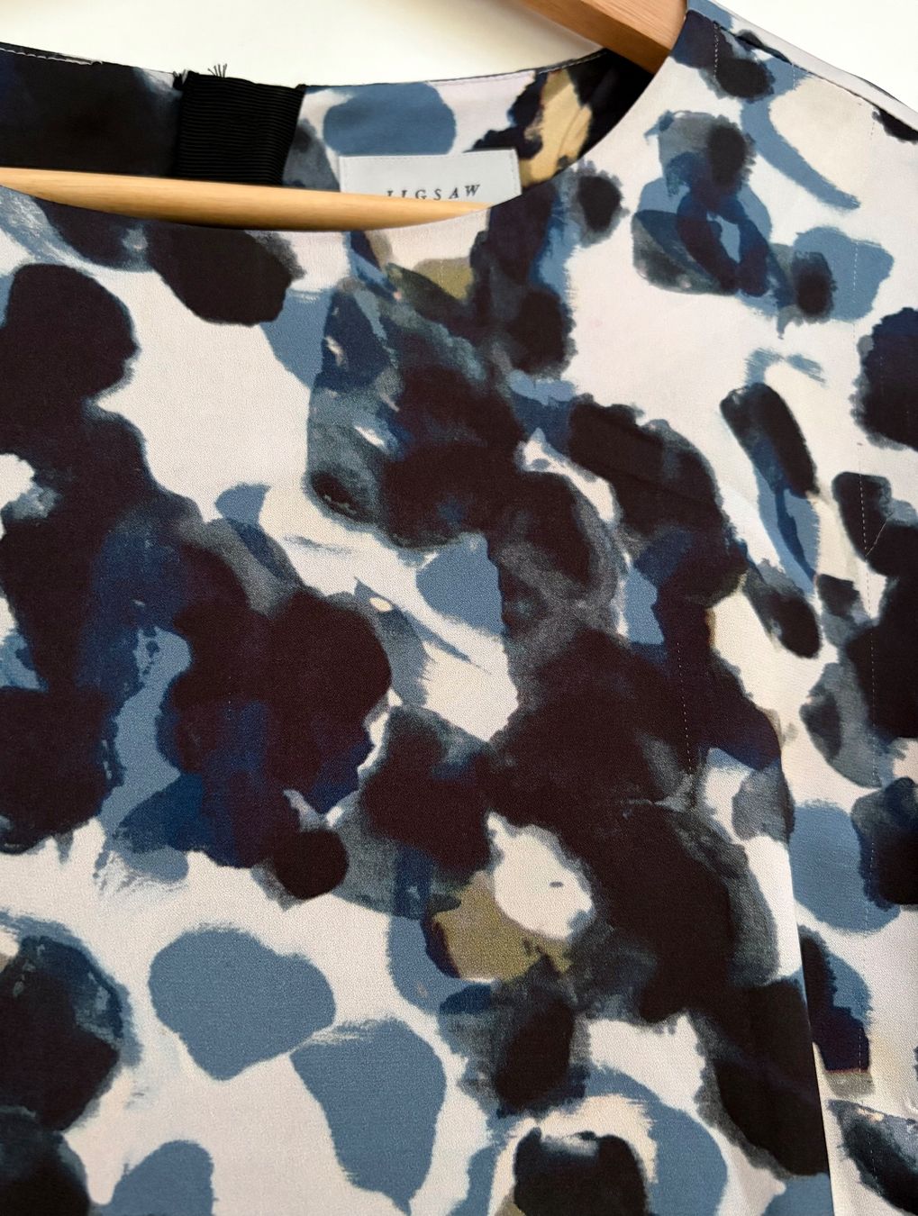 Kleider: Jigsaw Seidenkleid Gr.40 – Gebraucht aus Unterägeri von Jutka_04 9