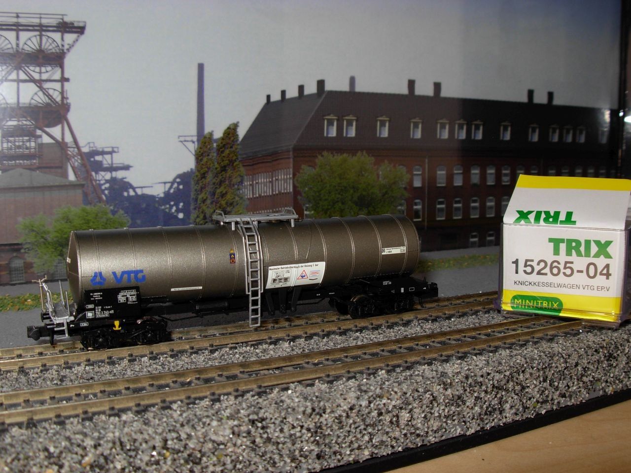 Trix Modelleisenbahnen: N: Knickkesselwagen silbern – Neu und originalverpackt aus Oberrieden von Hobbyschiff