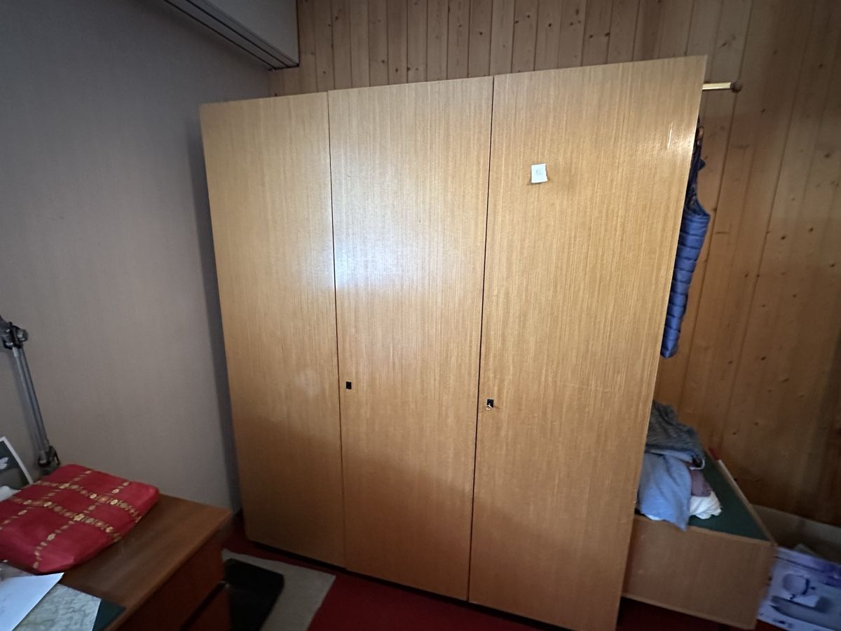 Armadi: Kasten – Usato da Zeihen venduto da Chrutzelriet