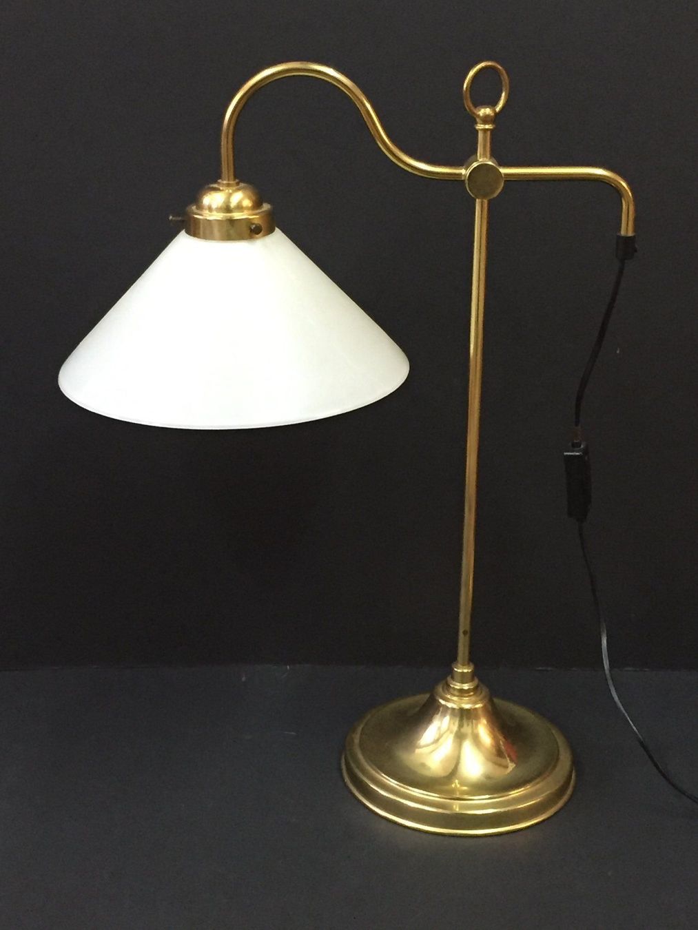 Lampade: Art Deco Lampe mit Opalinglas – Usato da Schaffhausen venduto da vintageville