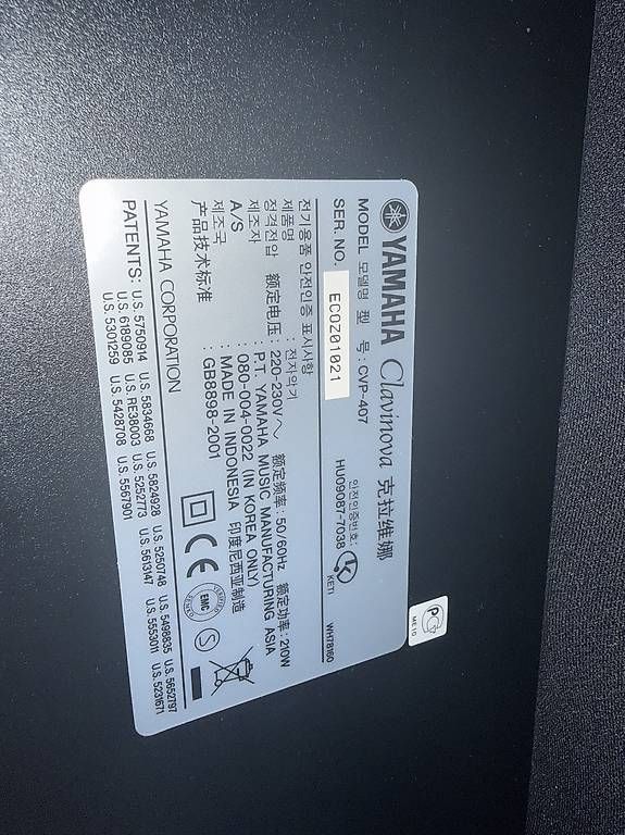 Strumenti musicali: Yamaha Clavinova CVP-407 Digitalpiano – Usato da Zug venduto da pre_pws9 2