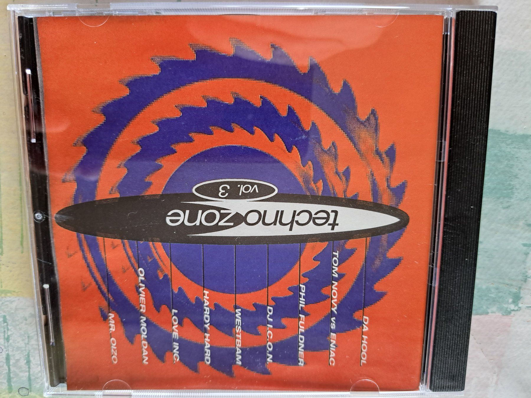 CDs: Cd Techno Zone volume 3 – D'occasion à Pully par bro_n52j