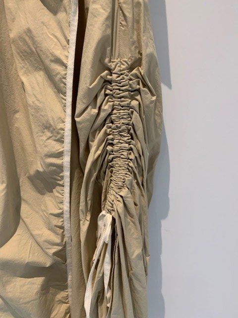 Ba&Sh Kleider: Robe d'été beige drapée de BA&SH – Neu (gemäss Beschreibung) aus St-Aubin-Sauges von Juliezan 3