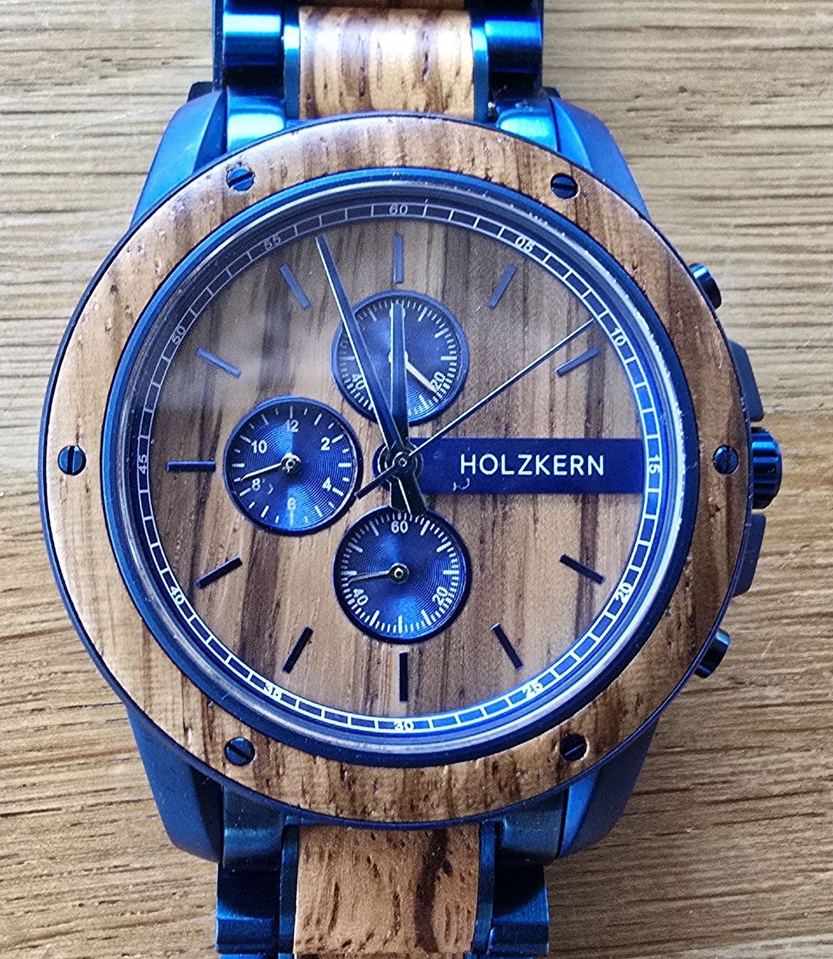 Orologi: Holzkern Uhr mit Armband – Usato da Emmetten venduto da Amelandrea 3