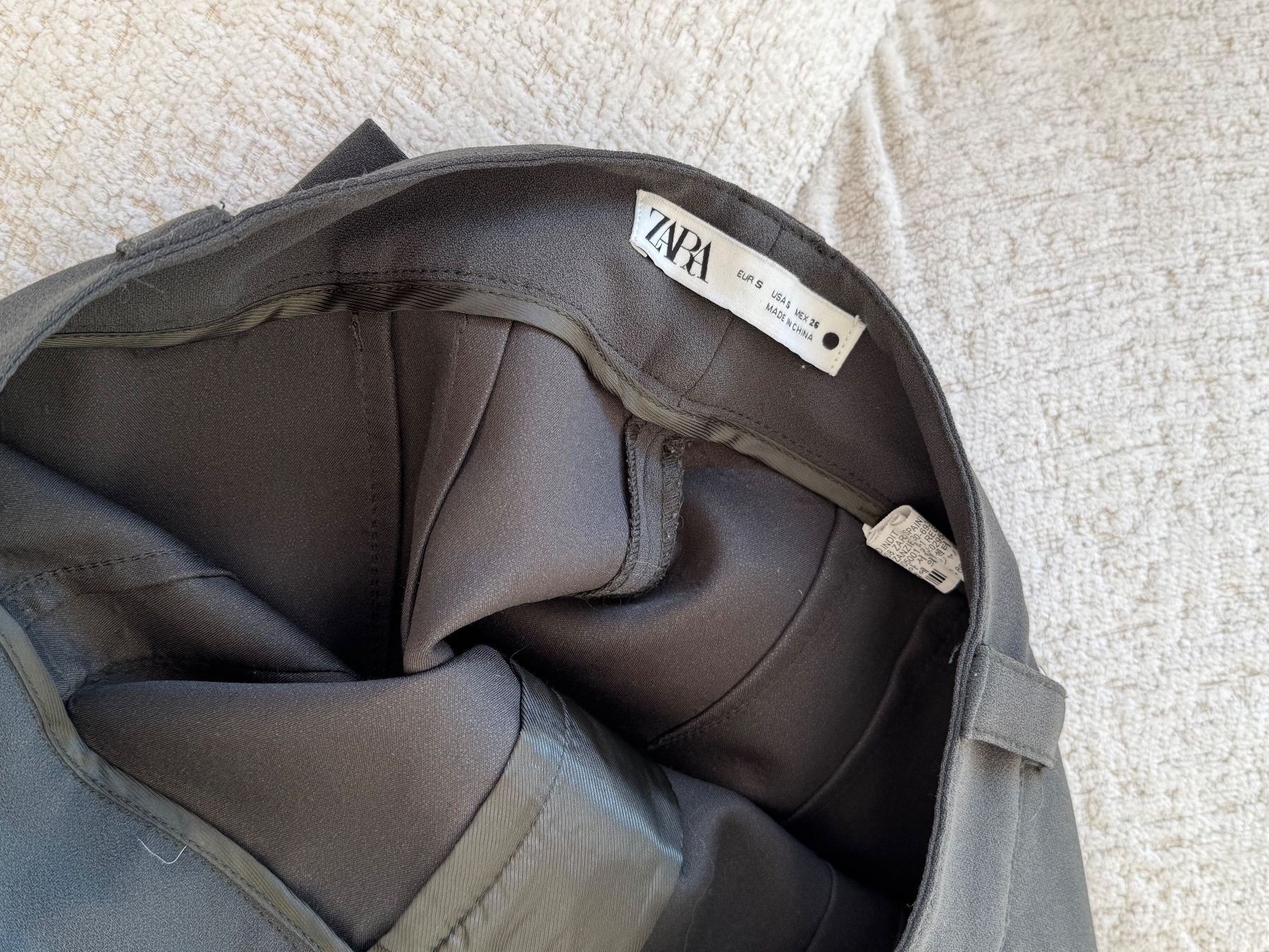 Zara Pantaloni: Zara High-Waist-Hose, Grösse S – Nuovo (secondo la descrizione) da Zürich venduto da di_archive 3