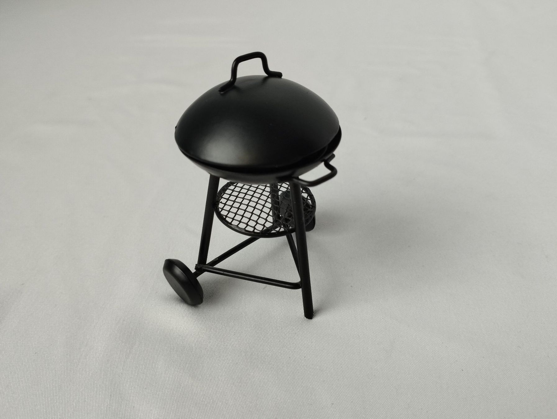 Statuette: Miniatur Kugel-Grill – Usato da Schübelbach venduto da Restwert_Schubelbach 1