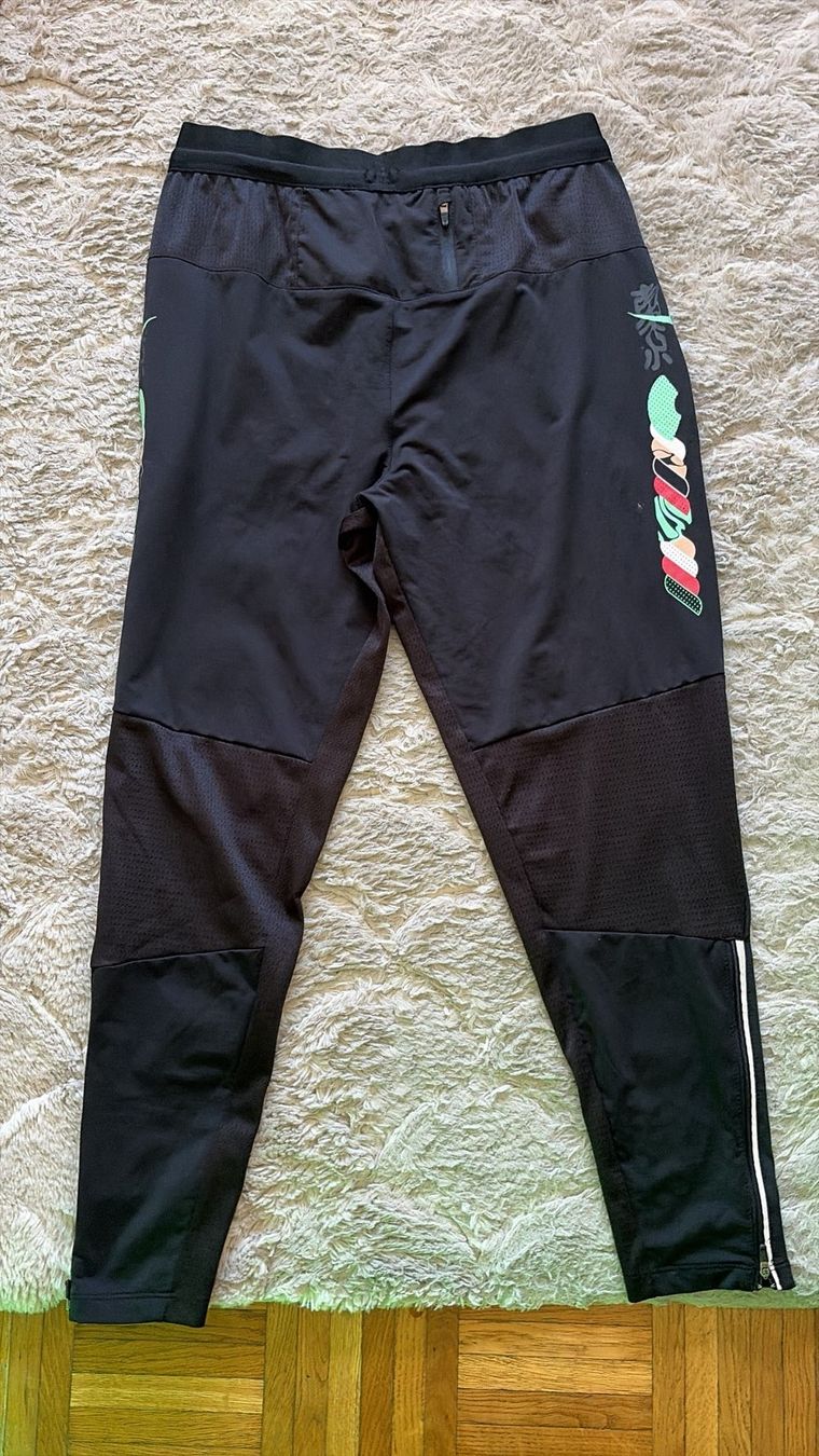Nike Pantaloni: Nike running Tokyo – Nuovo (secondo la descrizione) da Lausanne venduto da Ths-run 1