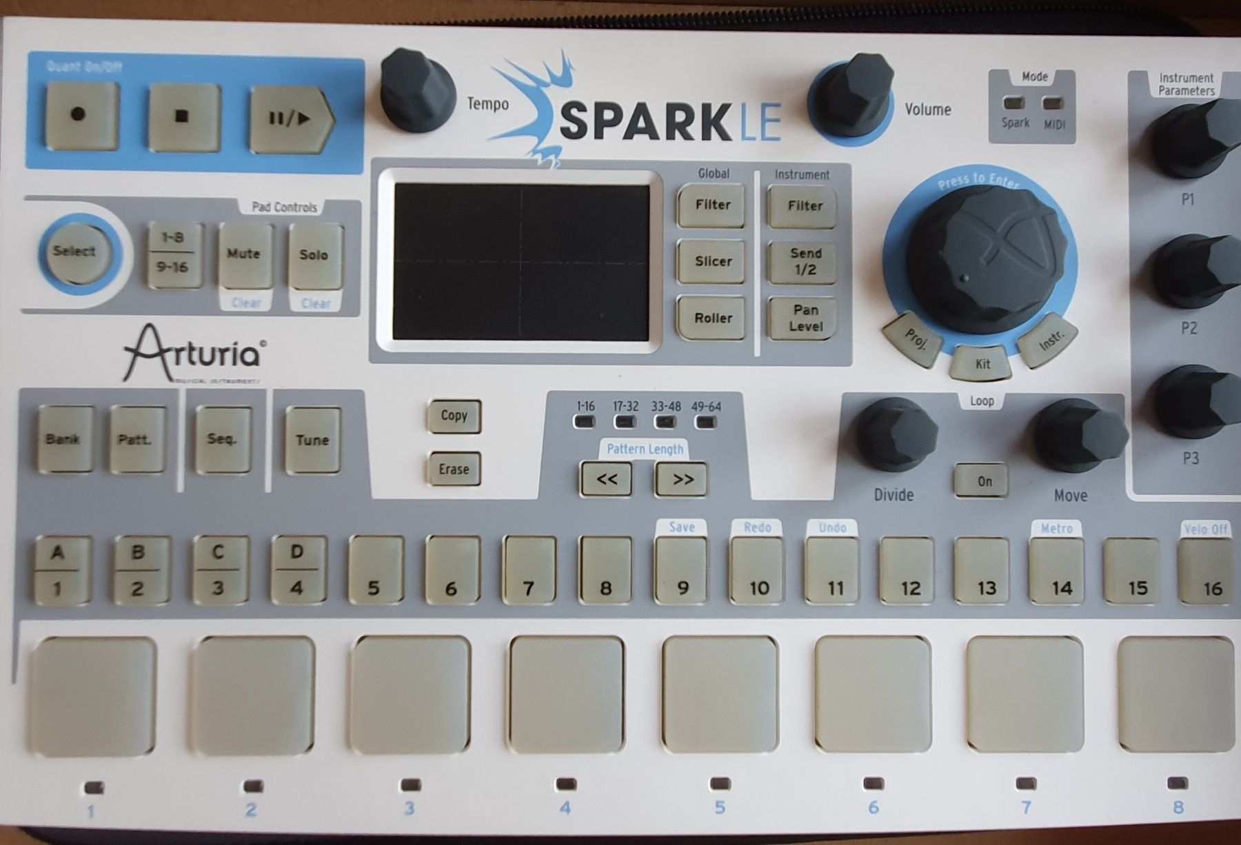 Arturia Strumenti musicali: Arturia Spark LE Hybrid Groovebox Controller – Usato da Killwangen venduto da versus77 3