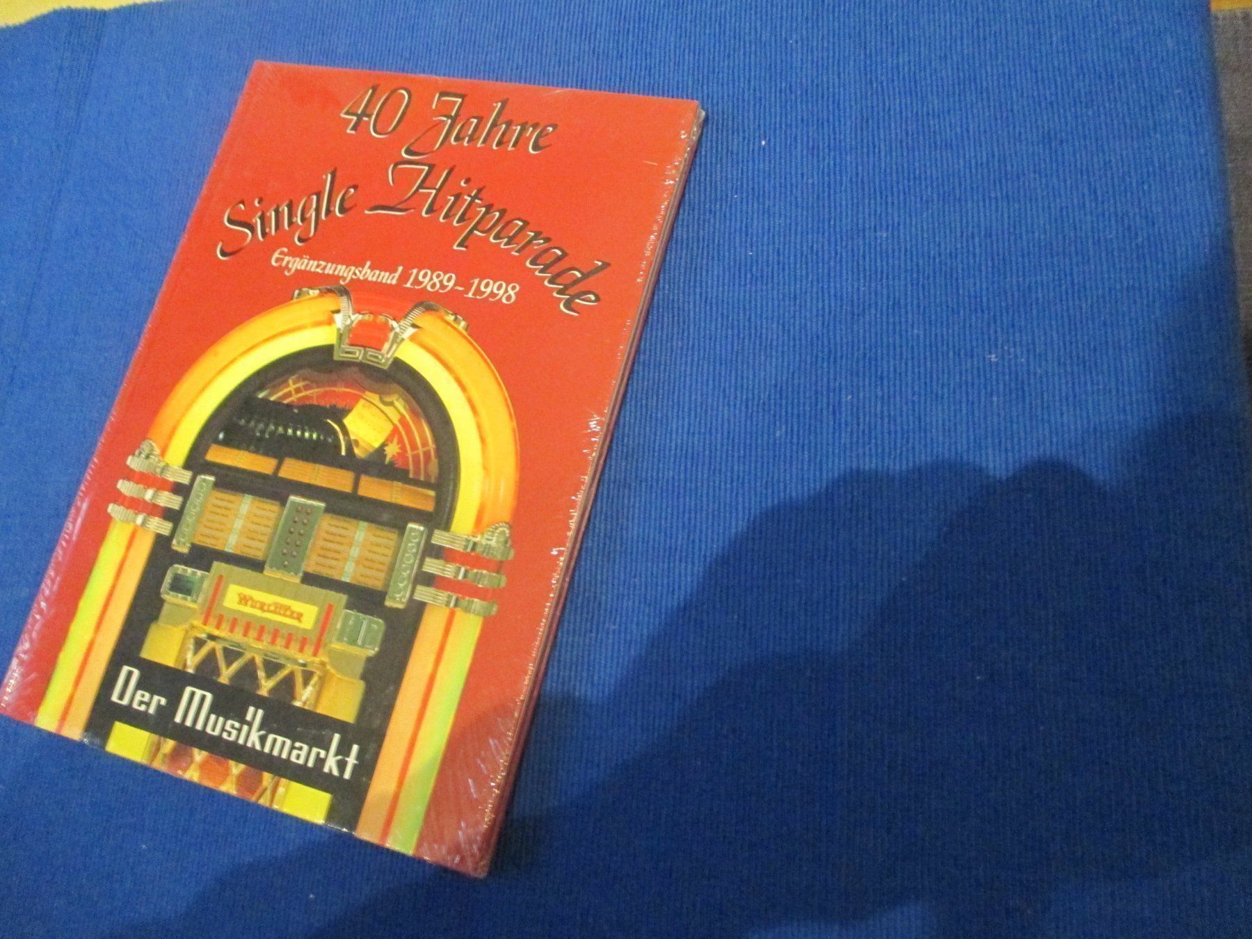 Livres: BUCH 40 Jahre Single Hitparade vergriff. – Neuf avec emballage d'origine à Wattenwil par Firebird1