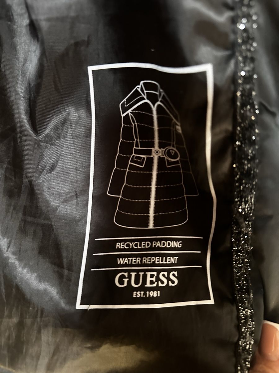 Guess Jacken: Guess Winterjacke – Gebraucht aus Chur von sandraburri1989 4