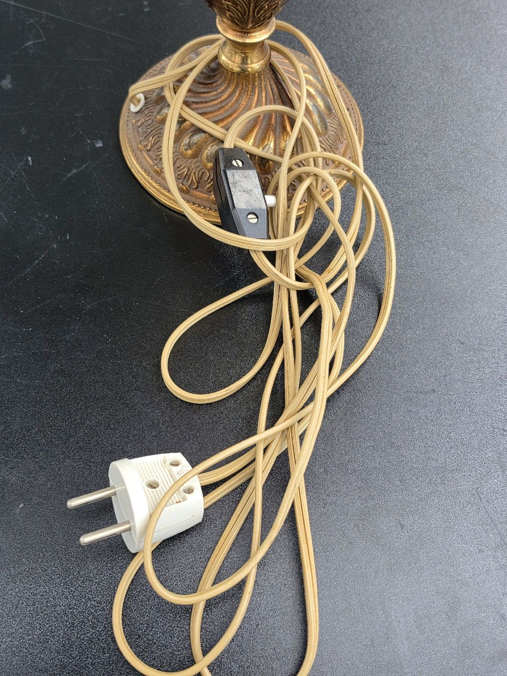 Lampade: Tischlampe mit Stoffschirm und Fransen, Vintage, Messing.  – Usato da Mettlen venduto da elios0888 1