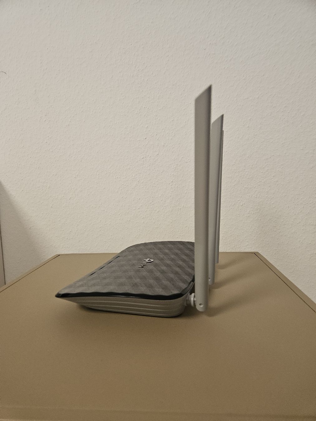 TP-Link Modem & Router: TP-Link WLAN Router AC20 guter Zustand – Usato da Liestal venduto da Musti-Kara 2