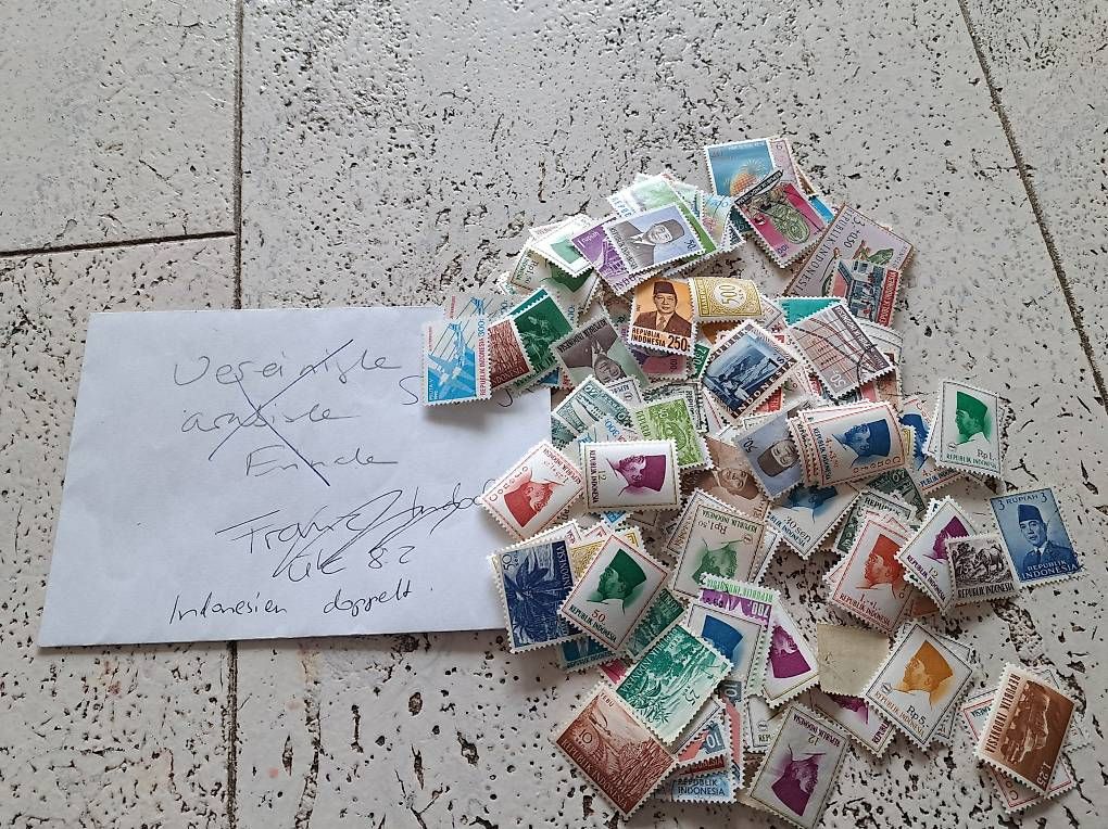 Tutti i francobolli: Briefmarken Indonesien – Usato da Bünzen venduto da Floh99