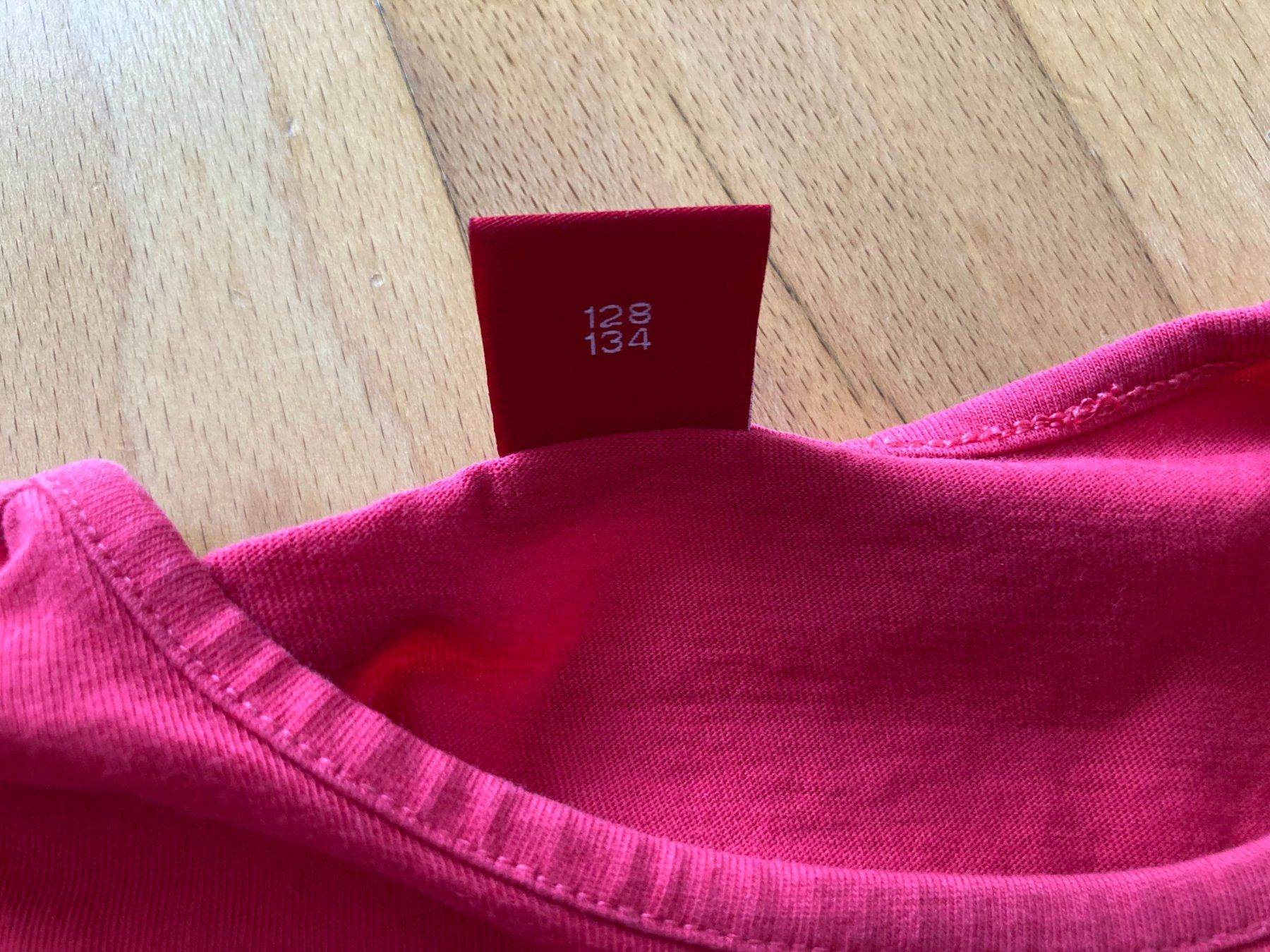S.Oliver Camicette, T-shirt & Top: T-Shirt mit Süssigkeiten "S.Oliver" – Usato da Muttenz venduto da Juvenile33 3