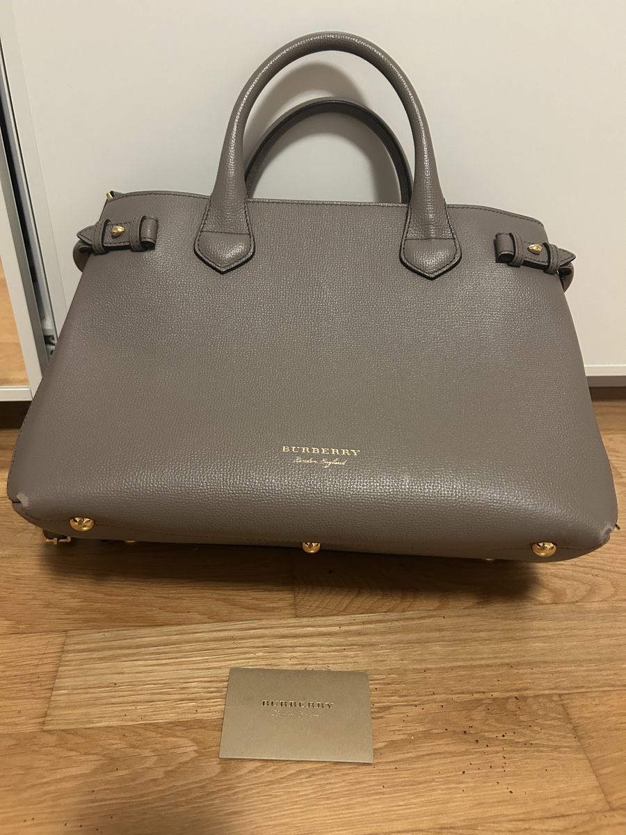 Burberry Borse da donna: Burberry handbag grey leather good condition – Usato da Basel venduto da mar_df9j