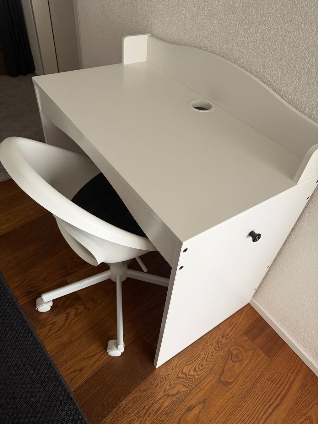 Tavoli: IKEA Smâgöra Schreibtisch mit Stuhl – Nuovo (secondo la descrizione) da Vaduz venduto da Mokka2013